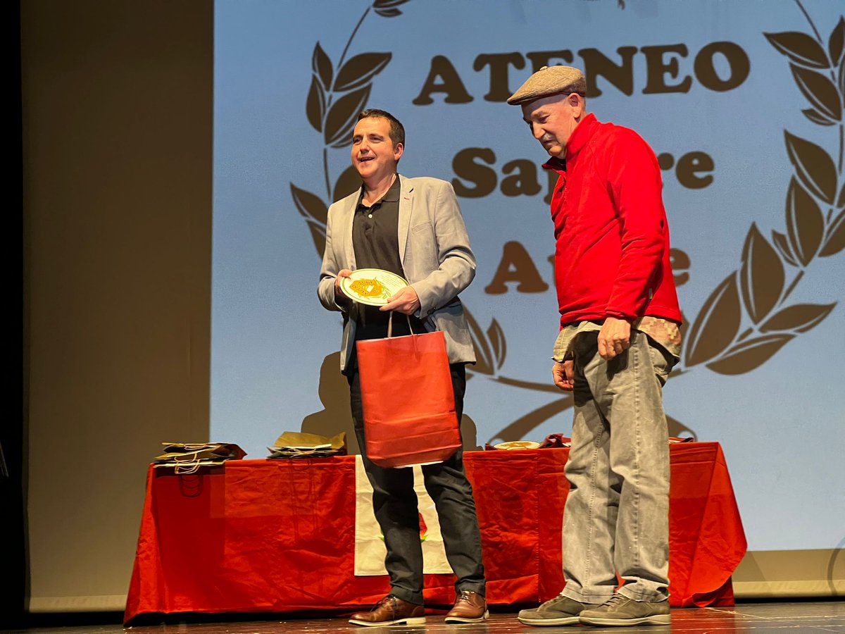 Increíble gala la de los #PremiosAtrevidos y #LiterariosAtrevimientos 2024. Día para el recuerdo en el #IESSapereAude con <a href="/GregoriMarugan/">Sergio Gregori</a>, #LuisAntoniodeVillena, @
#CeliaSanchezRamos, #RufinodeMingo y #MoisésArnáiz.