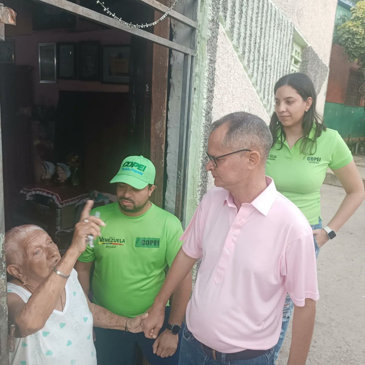 AcevedoNel's tweet photo. #JuevesSocial Hoy junto al equipo de COPEI ARISMENDI estuvimos atendiendo las solicitudes de los vecinos de #CantarranaAbajo. Llevamos una agenda definida *Por El Arismendi Posible* con políticas públicas en pro de la atención personalizada en los sectores más vulnerables https://t.co/wXDArRxyzb