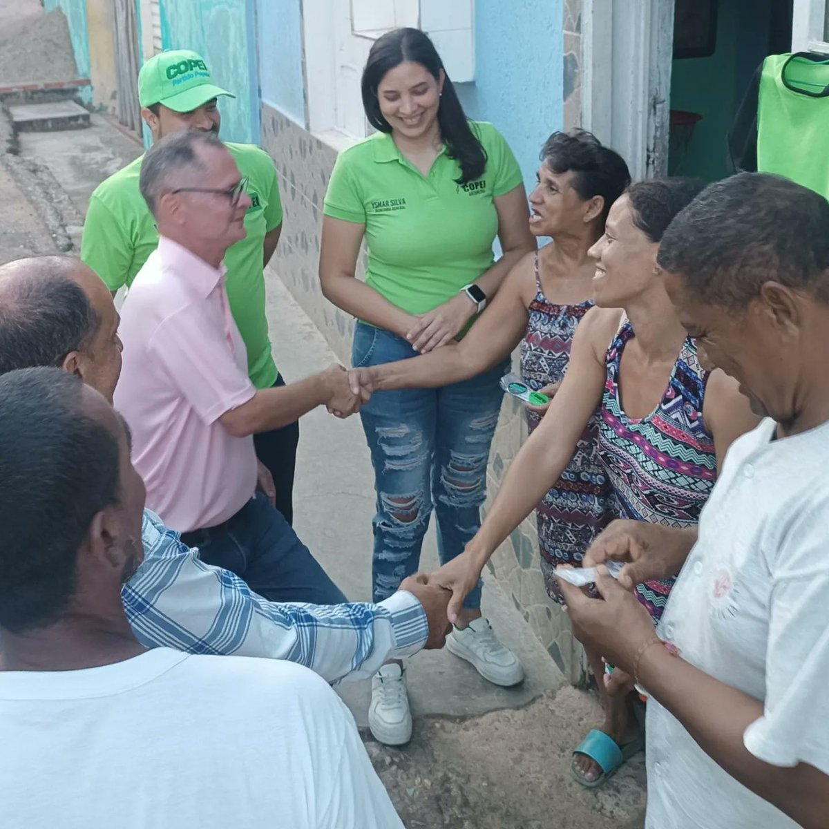 AcevedoNel's tweet photo. #JuevesSocial Hoy junto al equipo de COPEI ARISMENDI estuvimos atendiendo las solicitudes de los vecinos de #CantarranaAbajo. Llevamos una agenda definida *Por El Arismendi Posible* con políticas públicas en pro de la atención personalizada en los sectores más vulnerables https://t.co/wXDArRxyzb
