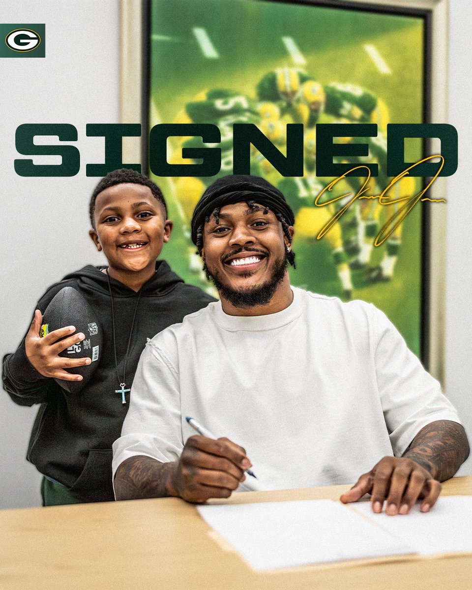 packers's tweet photo. Made it official. ✒️

#GoPackGo https://t.co/11HHwTPkQY