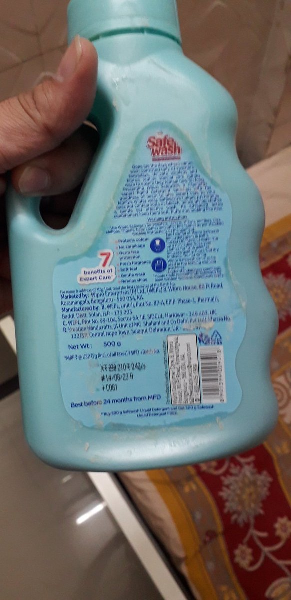 Farazkhan1996's tweet photo. Dear @JioMart, I'm extremely disappointed with my recent order. I purchased Wipro Safe Wash liquid from your app, but both bottles were leaking upon arrival, despite being sealed. This unprofessional behavior has left me frustrated. Additionally, the poor packaging from Wipro. https://t.co/nXYGoFaFGN
