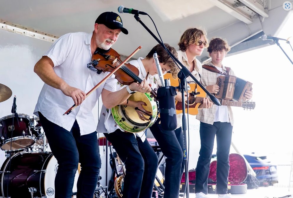 Celtic Radio Network tweet media