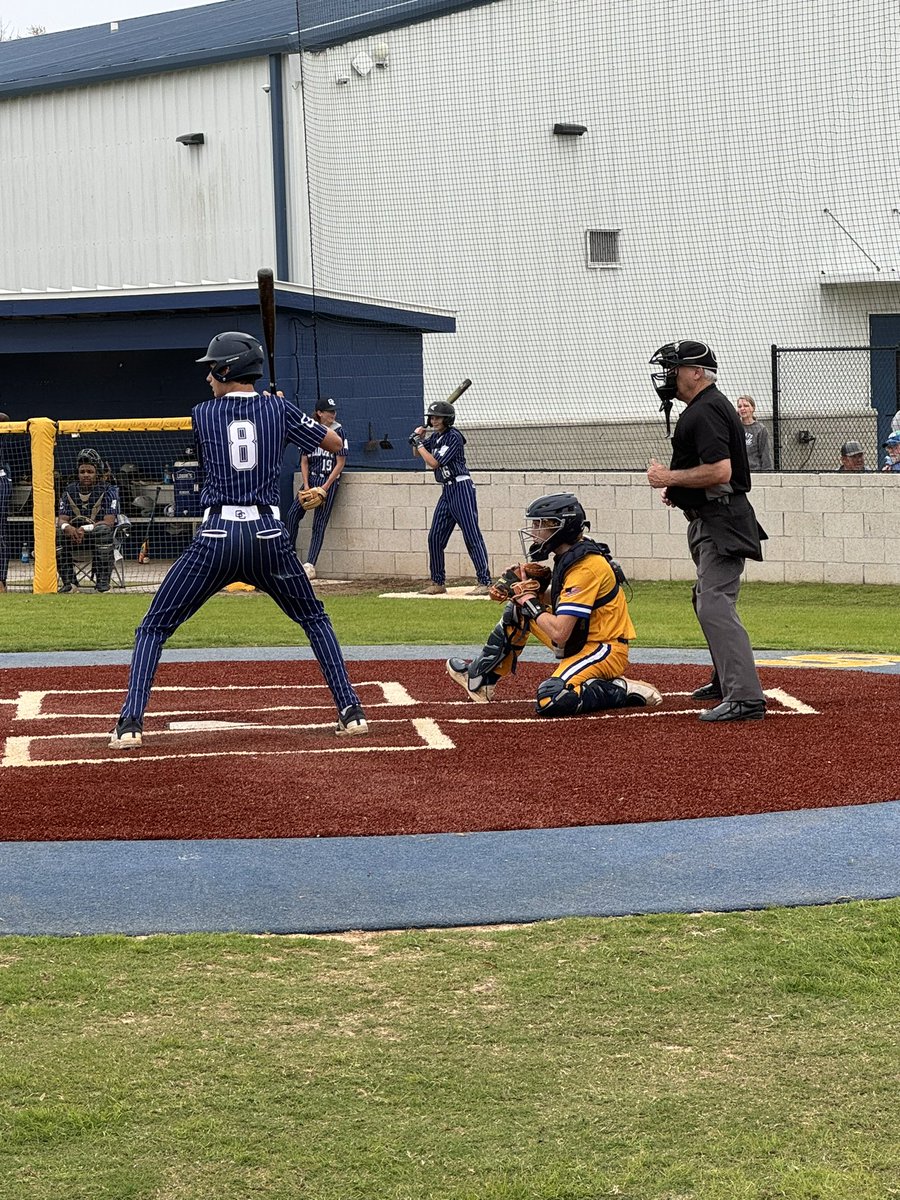 BayRatsBaseball's tweet photo. Color Rush Night at The Freddy.
Green County comes the The Bay.
#Bayrats up 1-0 in the series wearing the Golds for the Sweep 🧹 https://t.co/4L2pirOEoW