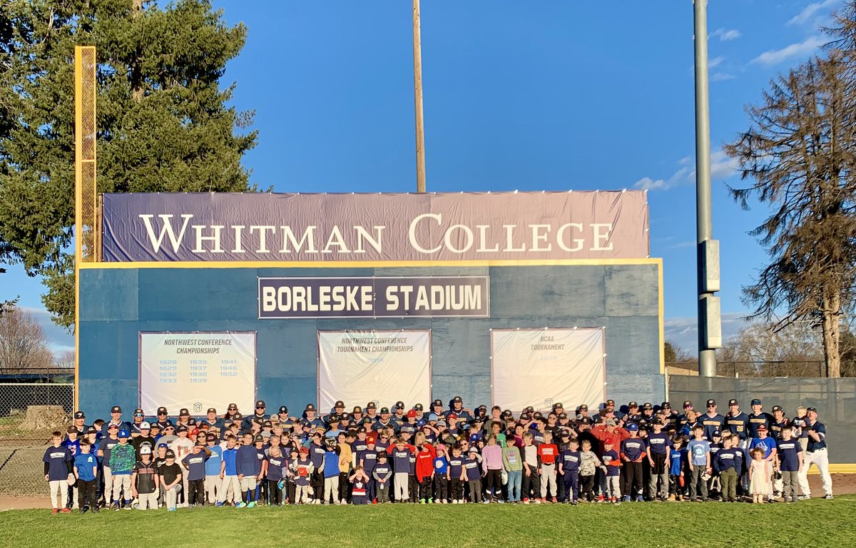 𝑻𝒉𝒆 𝑭𝒖𝒕𝒖𝒓𝒆 𝒊𝒔 𝑩𝒓𝒊𝒈𝒉𝒕! We had 1️⃣5️⃣5️⃣ little leaguers join us yesterday at Borleske for our 2024 Little League Camp! A huge thank you to everyone who came out to participate, and to Walla Walla Builders Supply for making this great event a possibility! #GoWhitman