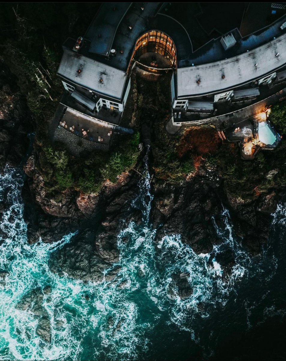 Join us at the stunning ocean-view wine cellar at Black Rock Resort! Learn about the current status of plastics in our oceans and local projects working to clean up our coastline. Share discussions of optimism for the future. Learn about ocean currents and tracking ocean debris!