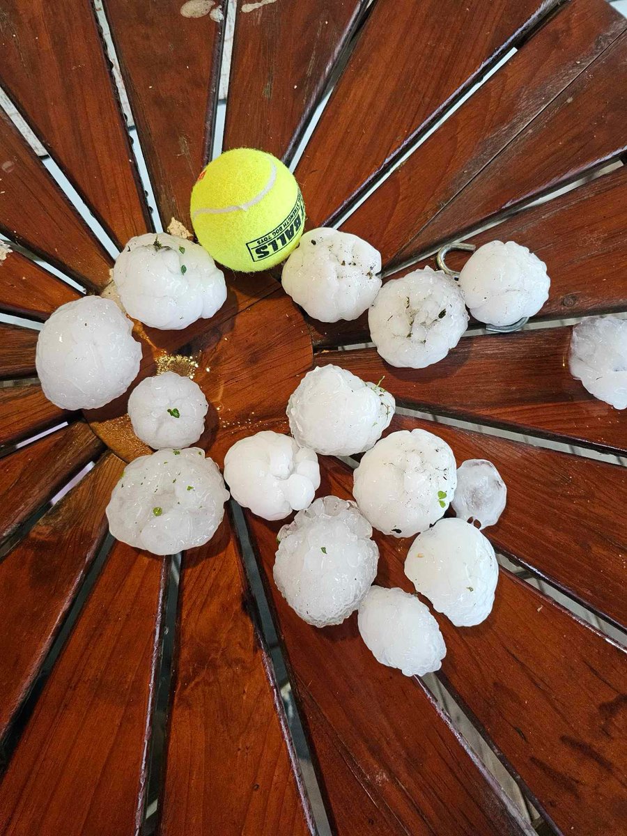 DFWscanner's tweet photo. Large hail up to the size of tennis balls fell in Roanoke. Thanks to Barbara Quinn Howard for the photos.

#txwx #dfwwx @NWSFortWorth @TxStormChasers https://t.co/V2xQyMMLfT