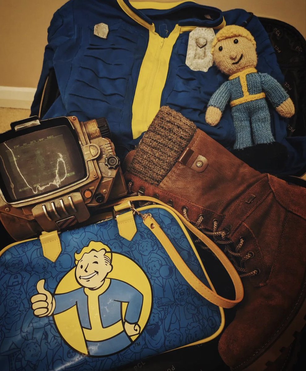 🥳 Packed and ready to attend the Fallout Factions: Nuka World launch event with @Modiphius at @tSNArena !! 🤩 Thank you so much for the invite to this amazing opportunity!!

#falloutfactions #nukaworld #falloutfactionsnukaworld #modiphius #tsnarena #fallout