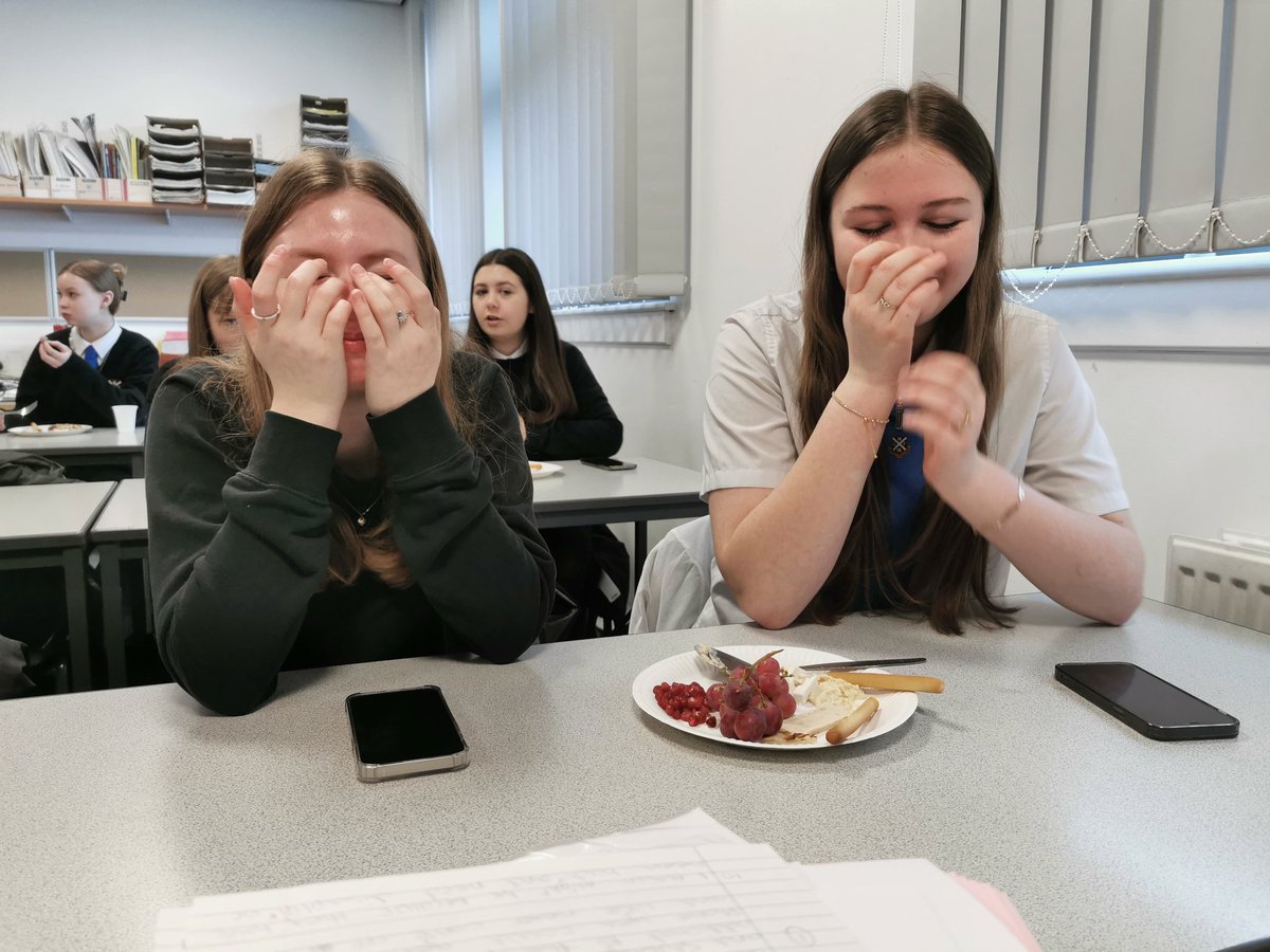 SubjectsSocial's tweet photo. It was more munchin' March than mad March for our S4 #Classics this week. After learning about Greek Symposia, we tried some foods that might have been on the ancient Athenian menu. Nom nom nom - it was (mostly) a tasty thumbs up! @dunoongs @classicsforall https://t.co/UXwunTjKkO