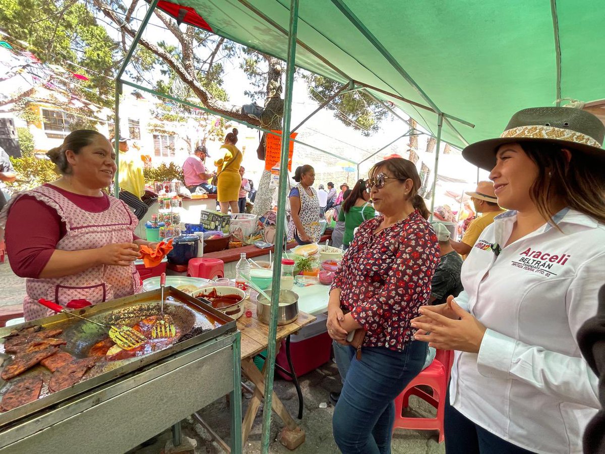 arabeltran_'s tweet photo. Hoy visitamos la tradicional Feria de Santuario Mapethé🎡, recorrimos las tradiciones y artesanías, encontrándonos con la gente y convenciendo corazones.

No dejen de visitar esta feria llena de color y alegría, juntas y juntos construyamos el segundo piso de la transformación. https://t.co/uWC7gRZBWP