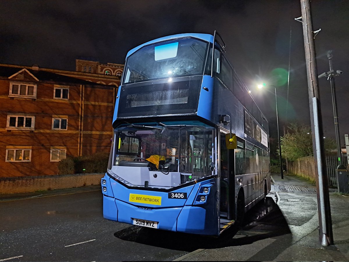 springviewer's tweet image. Round at Uncle Joe's as per usual #WiganDepot #Wigan #Streetdeck #BeeNetwork