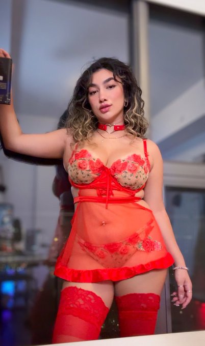 i need a hand taking this off, will you? https://t.co/IA5meMD3Rq