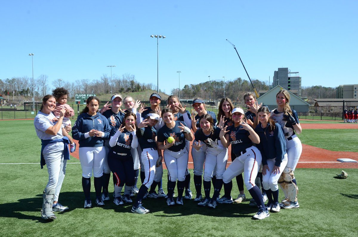 Had so much fun this past week! So thankful for all these girls and how we competed! 5-0 <a href="/betyree/">Ben Tyree</a> <a href="/LauraMatthews12/">Laura Matthews</a> <a href="/MarcKKendrick/">Coach Marc K Kendrick</a> <a href="/Jamie_Trachsel/">Jamie Trachsel</a> <a href="/daniellepenner/">Danielle Penner</a> <a href="/TNBombers18u/">Tn Bombers 18u Gold</a> <a href="/NCSSoftball2024/">Nashville Christian School Softball</a> <a href="/Coach_ToddH/">Todd Humphry</a> <a href="/TommyHewitt20/">Tommy Hewitt</a> <a href="/AmyLTudor/">Amy Tudor</a>