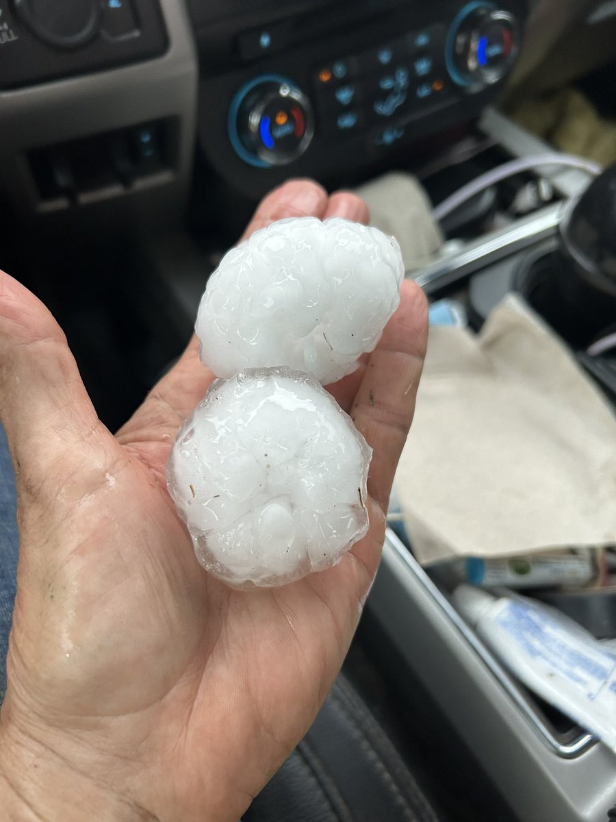 Moms house in Trophy Club 🫠 7 minutes south of us in Argyle. Yikes @wfaaweather @TxStormChasers