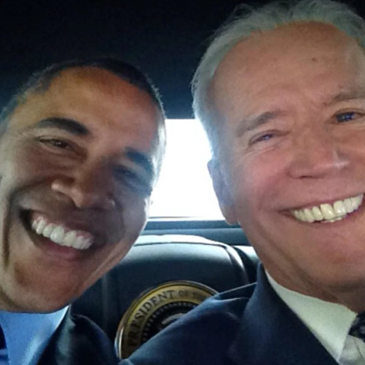 Smash the Heart 🩵, if you LOVE Joe Biden &amp; Barack Obama! 💙🩵❤️