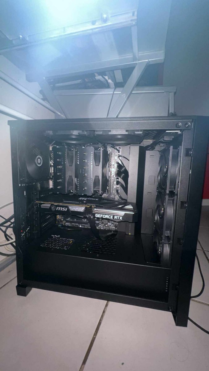✅ MONTAGE PC SUR MESURE

🖥️ CONFIGURATION :

🛠️ PROCESSEUR : I5 12600K
🛠️ CARTE MERE : MSI PRO B760-P WIFI
🛠️ RAM : CORSAIR VENGEANCE 32GB 3200MHZ CAS 16
🛠️ CARTE GRAPHIQUE : MSI RTX 3060 12GB
🛠️ SSD NVME : 1TB CRUCIAL P3
🛠️ VENTIRAD : THERMALRIGHT 120SE NOIR
🛠️ ALIMENTATION :