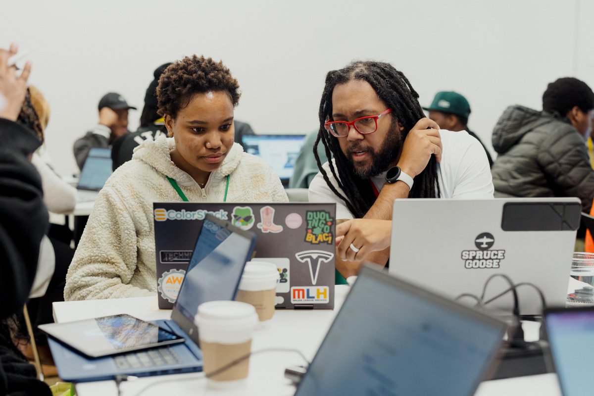 googlestudents's tweet image. Last month, we hosted our 3rd annual Google HBCU Hackathon for over 80 students from four HBCUs. Outside of the competition, attendees were also able to network with Googler volunteers &amp;amp; mentors. Congratulations to our winners from Howard University and Bowie State University!