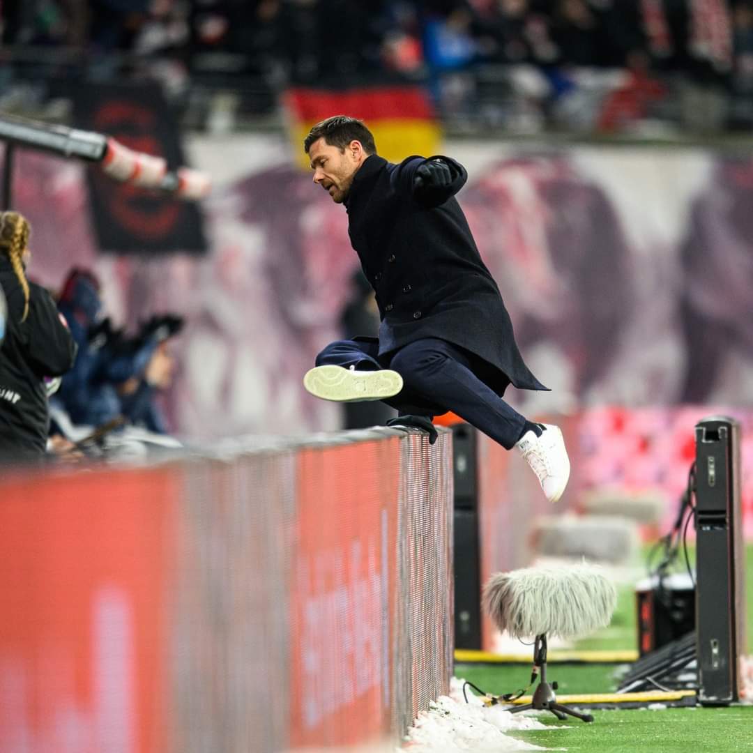 It's me jumping back to profile of every person who comment on my posts 😄
صبح بخیر ایوری ون