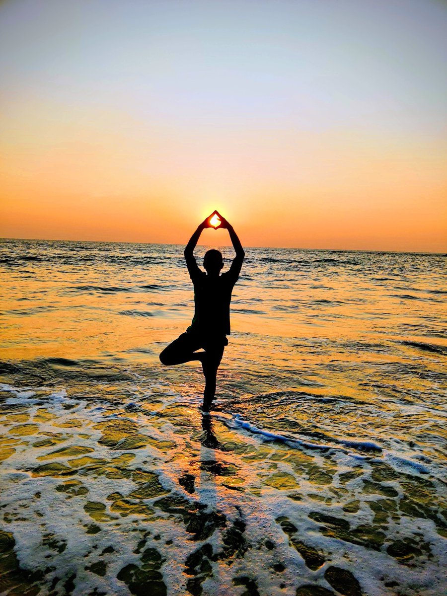 According to #AmexTrendex survey, 76% Indians set one of their goals this year to prioritize physical wellness. 
To get you started, here are eight short meditations to ground you throughout the day: bit.ly/3TBmSry 
#AmexEssentials