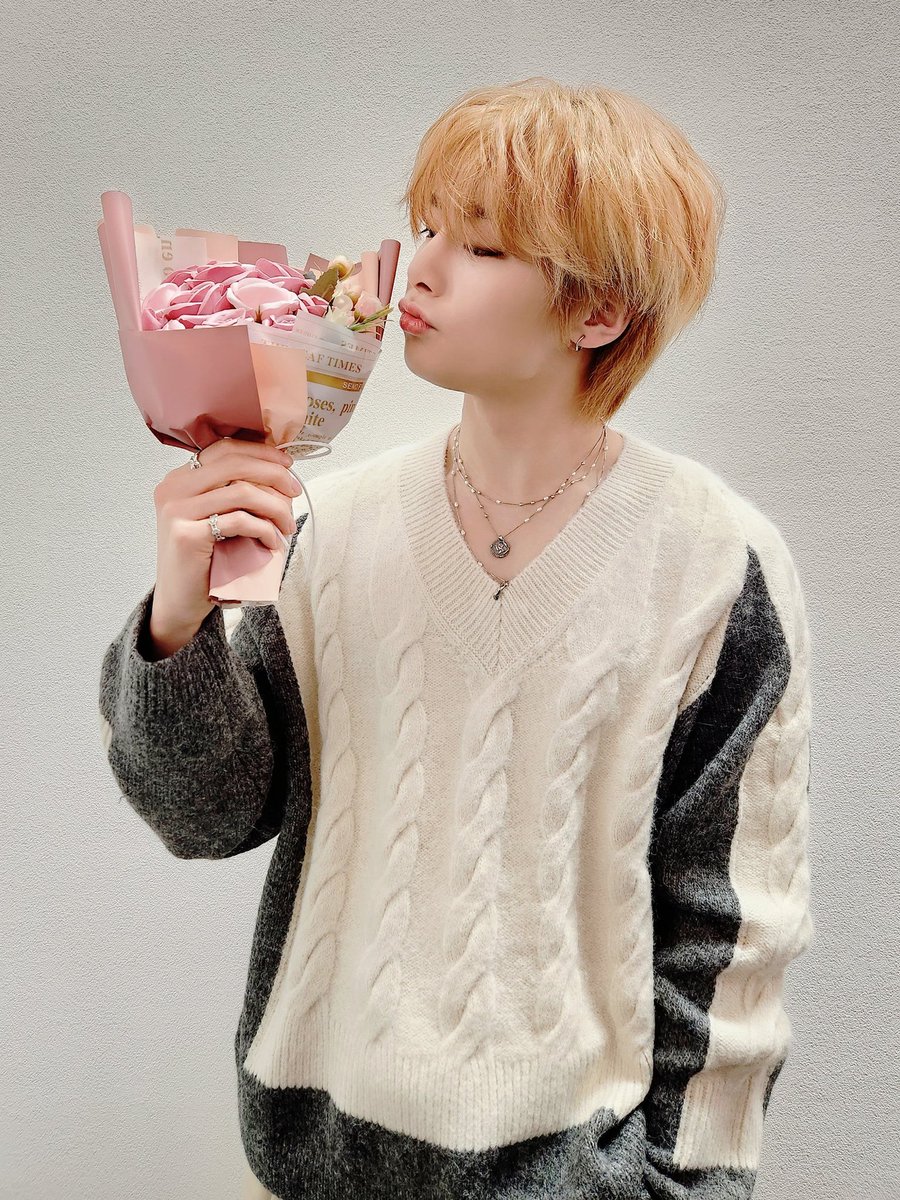 mmmmiiinooo's tweet photo. 내 아리랑 오늘도 좋은 하루 보내요💕💛 https://t.co/RISjQGApAF
