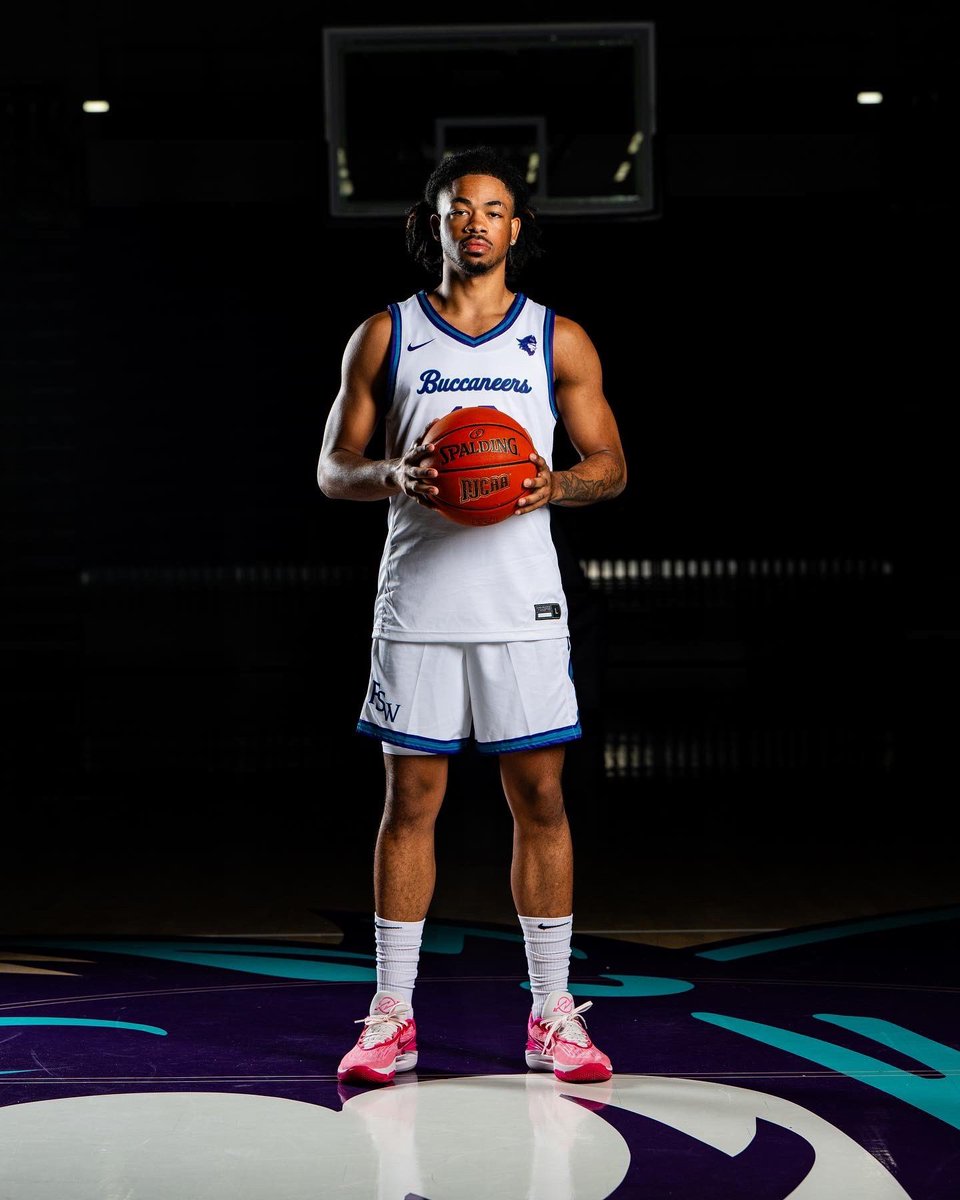 6'5 guard Cole Franklin out of Florida Southwestern Junior College averaged 9.4 points, 4.9 rebounds & 2.4 assists. Shooting: 43.0% FG, 37.5% 3PT & 67.2% FT -Named Fab 50 Juco Freshman List per JucoRecruiting -From DeSoto, Texas