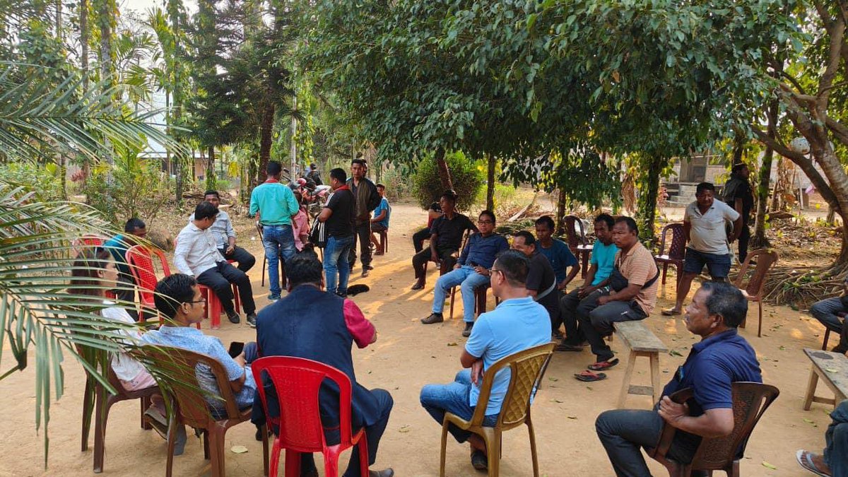 RiyaSangma_bjp's tweet photo. Engaging in substantive dialogue with the karyakartas, fostering meaningful connections and understanding. Each conversation contributes to stronger karyakarta ties and informed engagement. 

#CommunityEngagement #ModiKaParivar #BJP4IND #NaMoAgain2024 #BJPMeghalaya https://t.co/Ivy9fCa5jJ