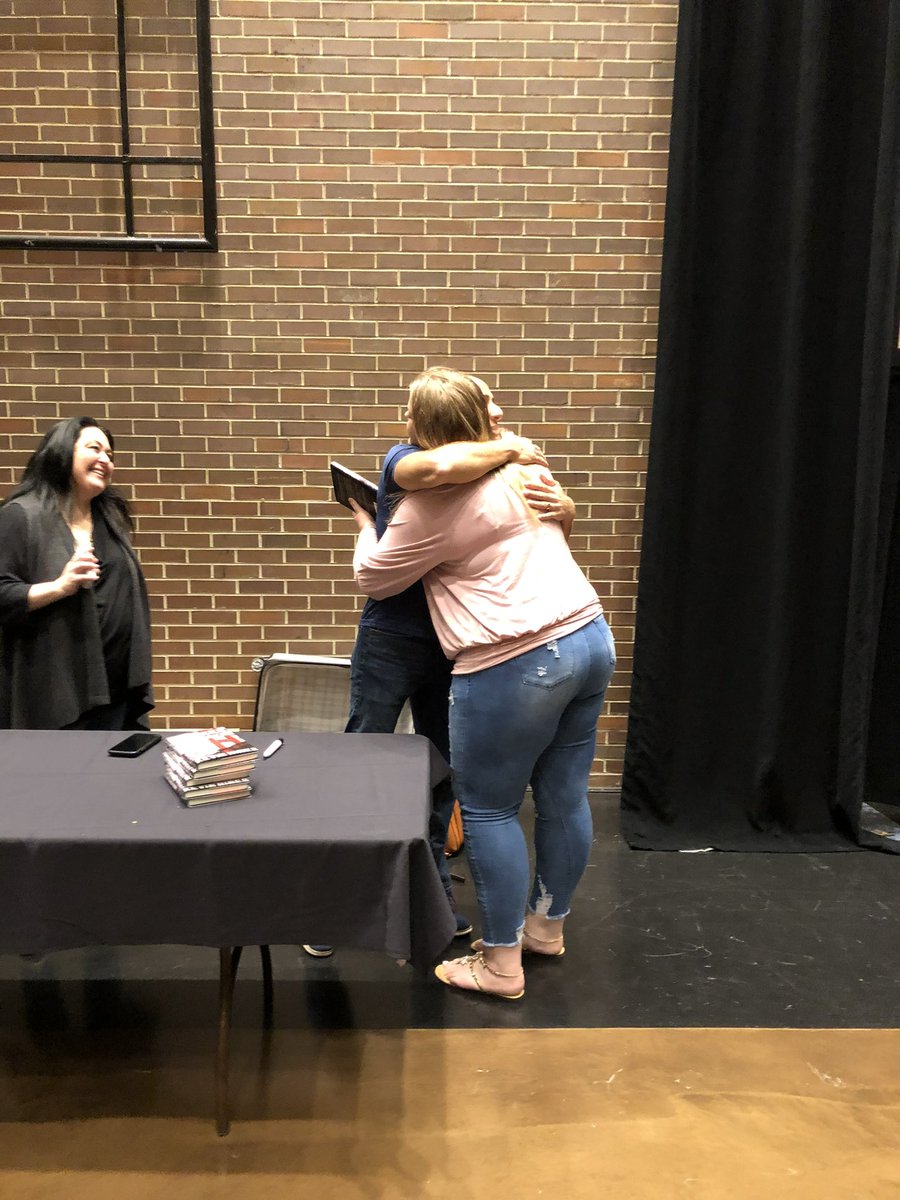 call_me_klo's tweet photo. ❤️ amazing experience to meet him https://t.co/c3oJYZ1ta2