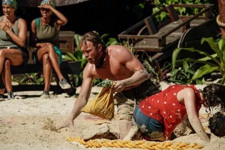TheRealHaileyB's tweet image. #Survivor #Survivor46 
“this challenge isn’t something you can practice”
meanwhile, hunter with his house full of puzzles: