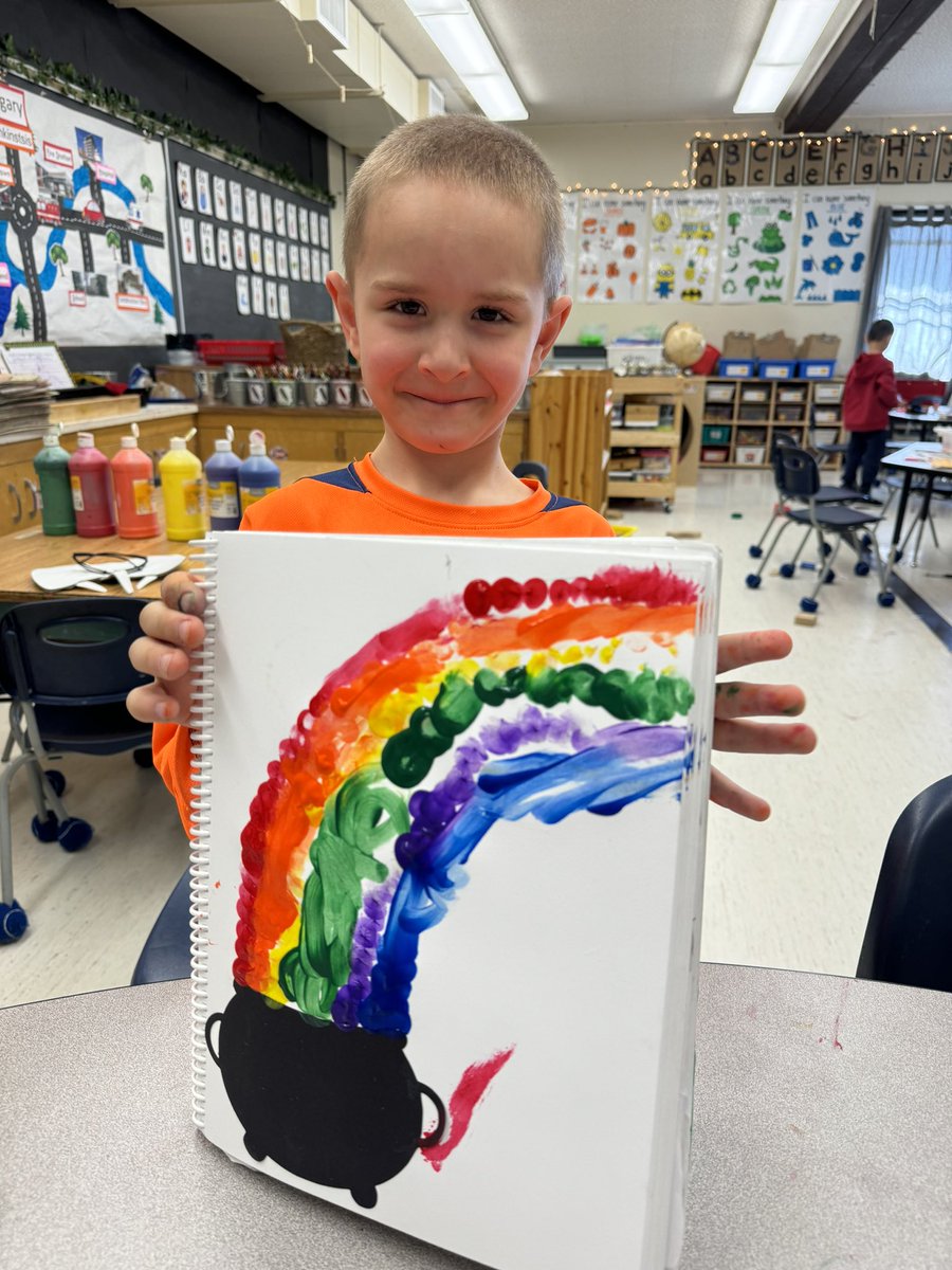 We’re pretty lucky over here in Kindergarten 🫶🏼 
This week kinder has been doing all things St. Patrick’s day! From minions to Moms we’ve got some lucky lives.