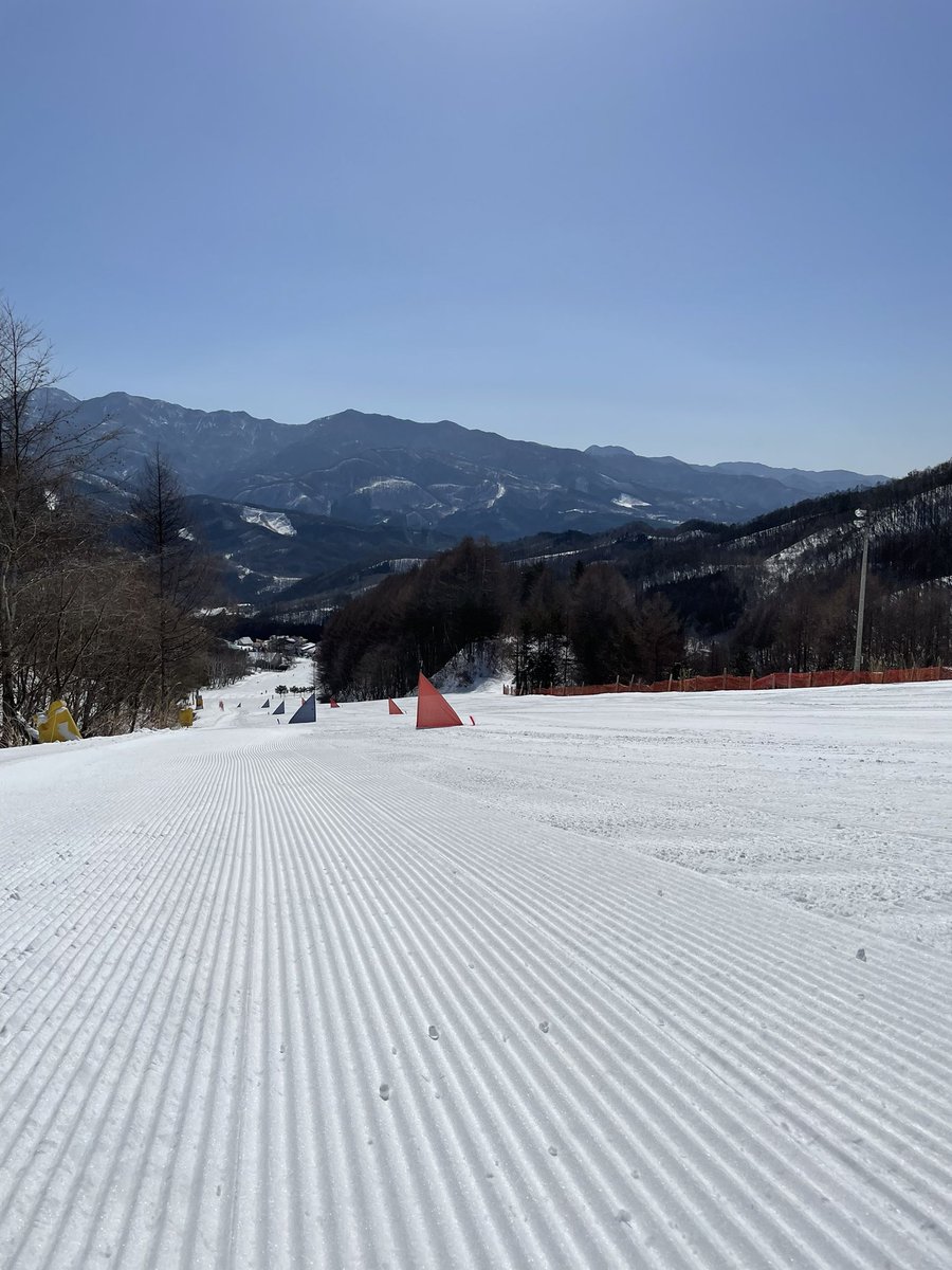 ksnow_hiroshi's tweet photo. ヒロシセットGS16旗門🚩でございます！暑くて熱いです🫡是非 https://t.co/vivtzHxUJy