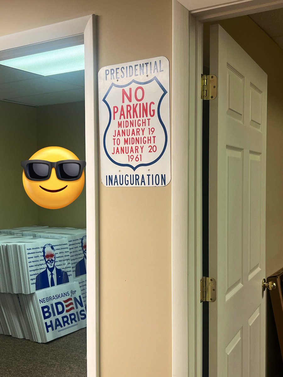 janekleeb's tweet photo. Something special is happening on Omaha Tuesday…and we are getting the new @NebraskaDems office ready! Let’s go #Jomaha blue dot! https://t.co/2dDrToxkSV
