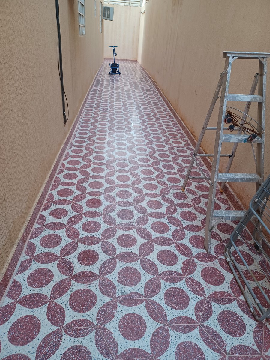 جلي بلاط - تلميع رخام - تنظيف وتلميع سراميك - بورسلان - تنظيف خزانات - جلي صبه - جلي حجر 
0593022642