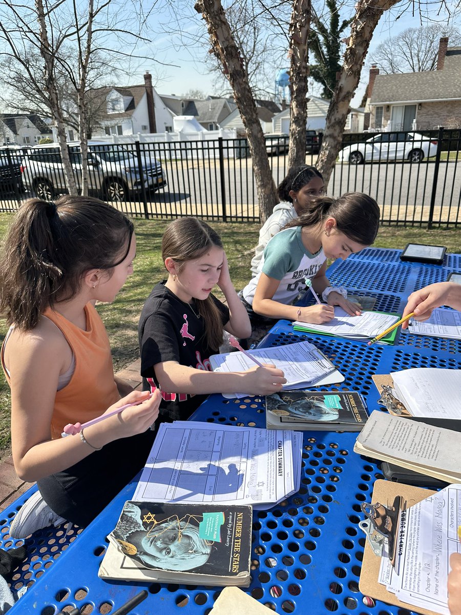 LearnWithMsLane's tweet photo. 6L got in some sunshine while we continued to read and study "Number the Stars" by Lois Lowry! ☀️📚 https://t.co/mOyZ0JkUIi