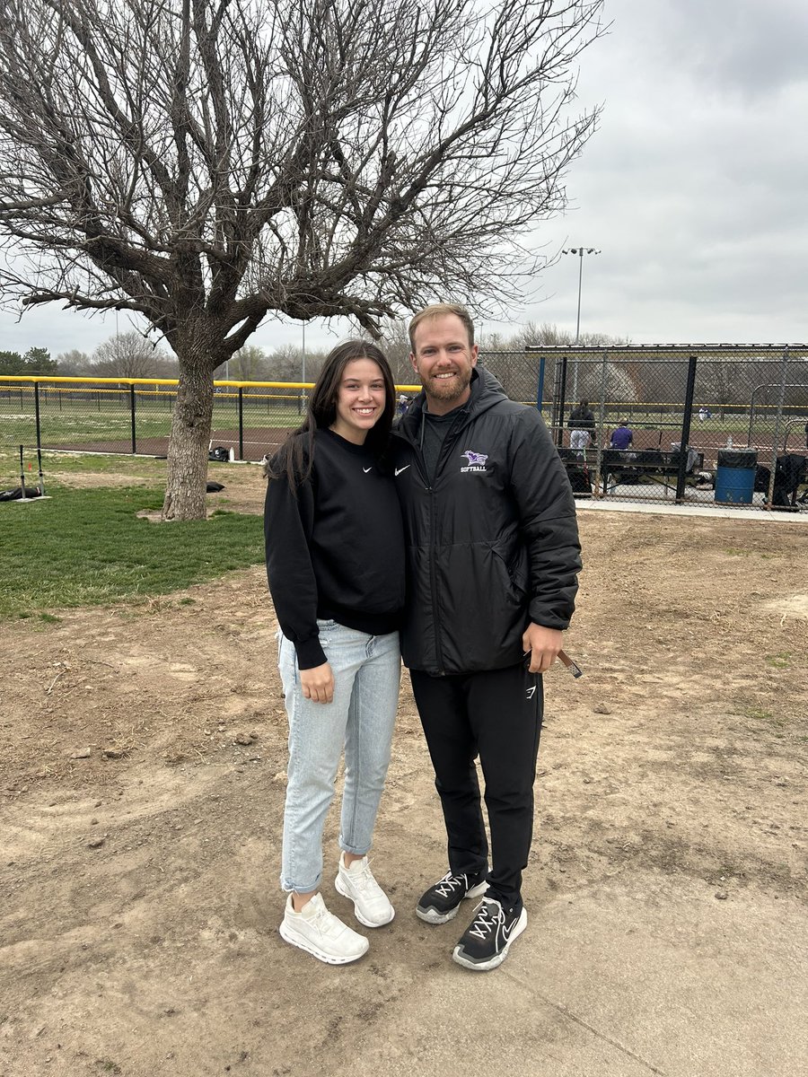 Huge thanks to @kwucoyotes for the tour today! Had an amazing time! Also thanks to Coach Cooper for chatting softball!