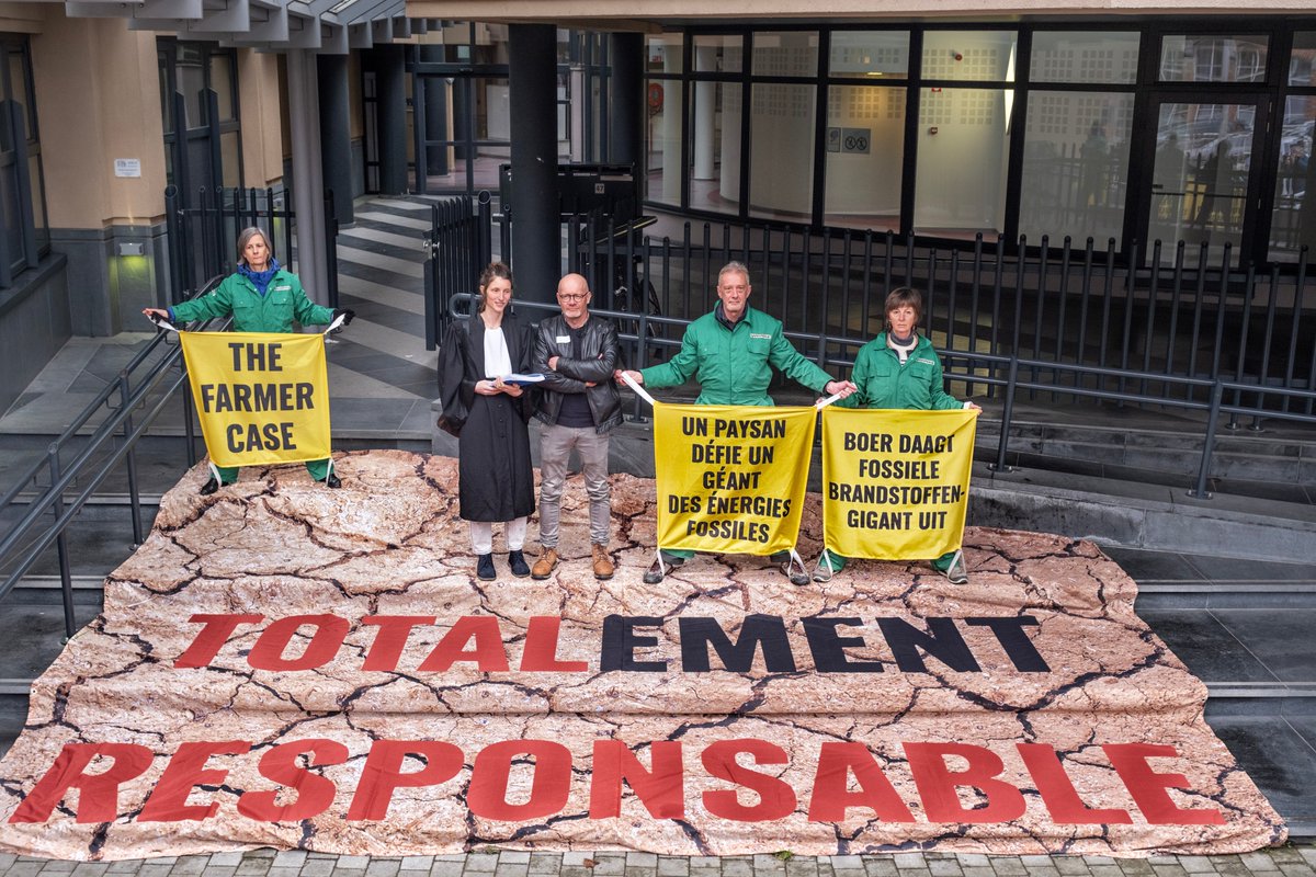 🆕 Important climate case in Belgium 🇧🇪⚖️

A Belgian farmer is suing Total over climate damages 🌪️. 

This #FarmerCase is part of a surge in #LossAndDamage or #Reparations cases, holding corporations accountable for transboundary climate harm. 

🔗 thefarmercase.be/en/