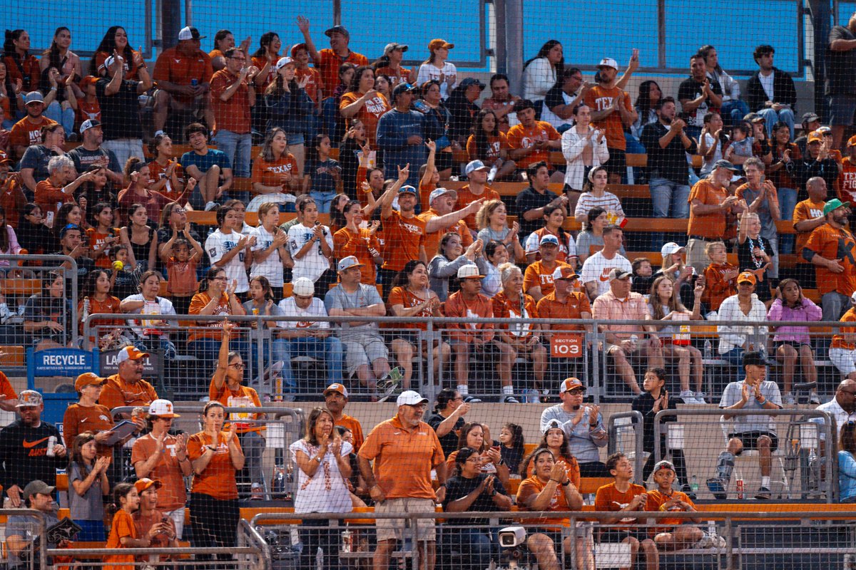 TexasSoftball tweet picture