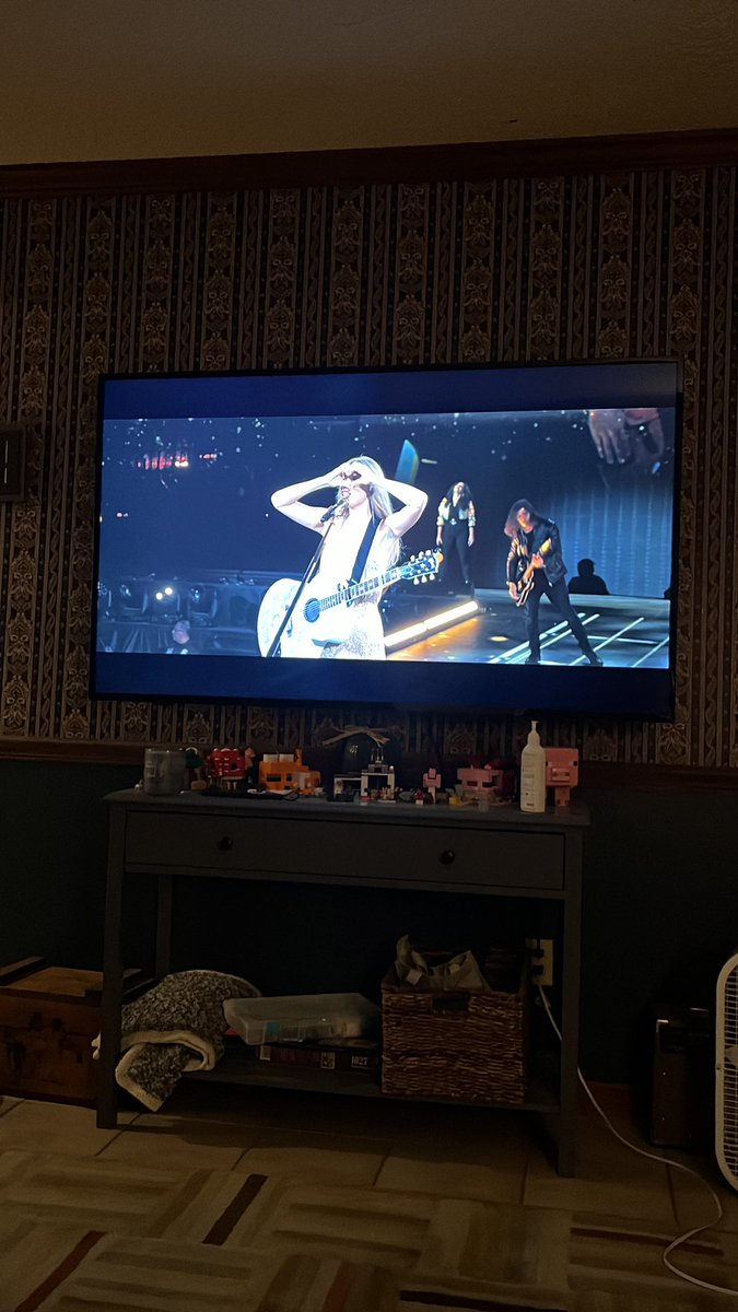 abcwyo's tweet image. I’m so happy! #tstheerastourtaylorsversion