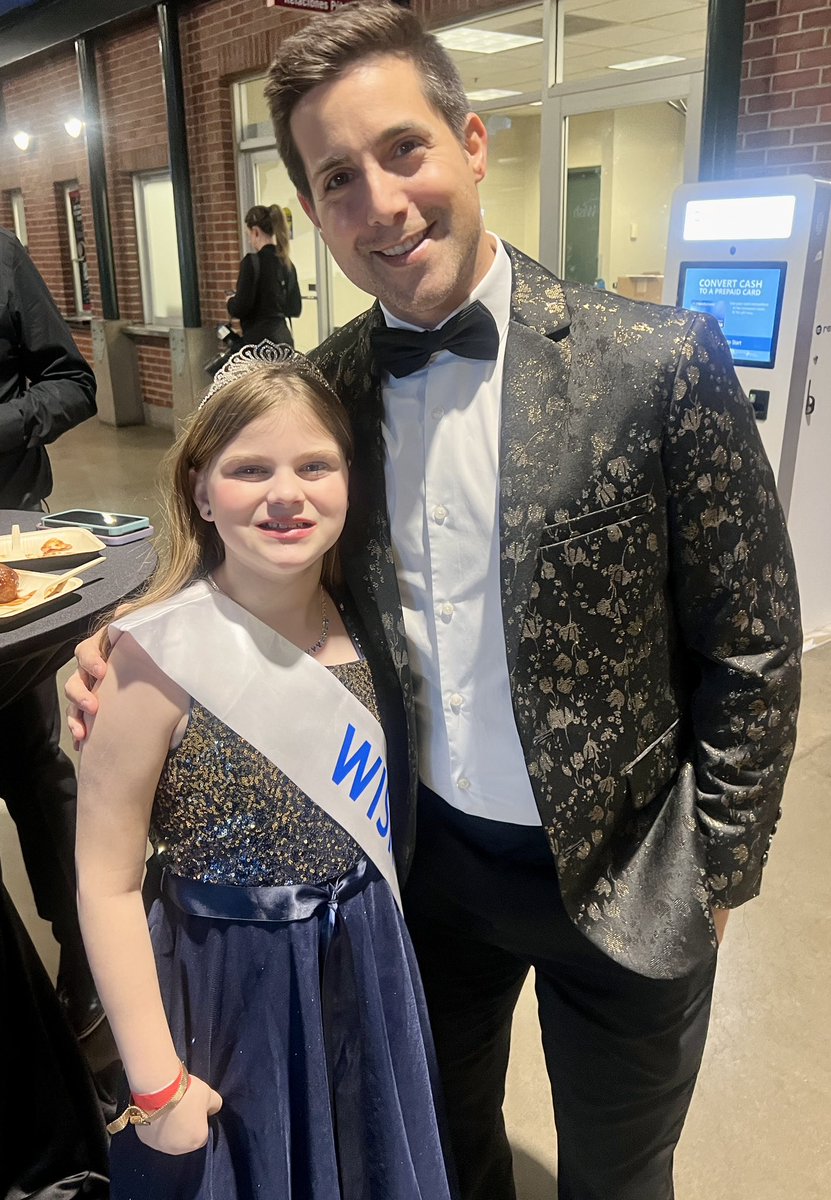 #TBT - Thank you @MakeAWishAZ for having me host your Wish Ball 2024 at Chase Field this past Saturday! Such a great cause that’s changing lives and giving so many families in our state some much needed hope ❤️ Loved meeting so many Wish Kids - they are truly inspiring 💫 💫 💫