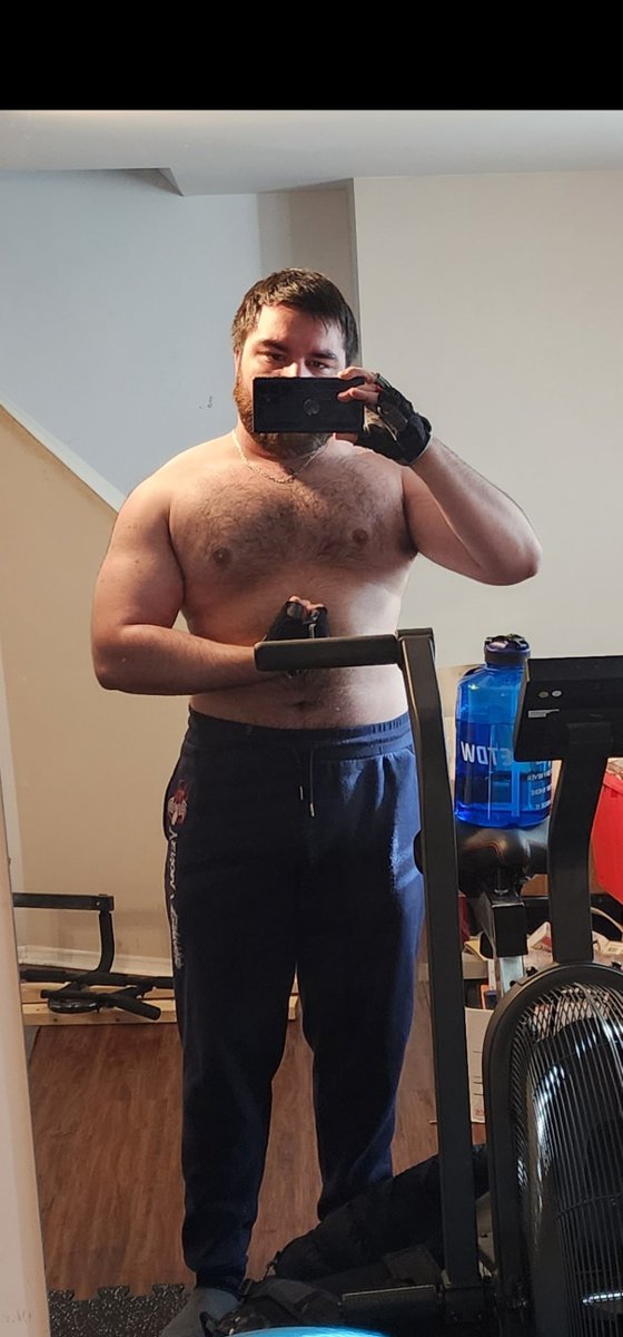 VenomWright's tweet photo. I am now a year older! As long as I don't look old its fine🙏Its my bd so an excuse to post progress pic 🥹 

Me beginning of 2023 vs me now! Im healthier and surrounded by amazing people/community/family that are just blessings to my life. Im very grateful, thank you friends🩷 https://t.co/BNUbjVtNW3