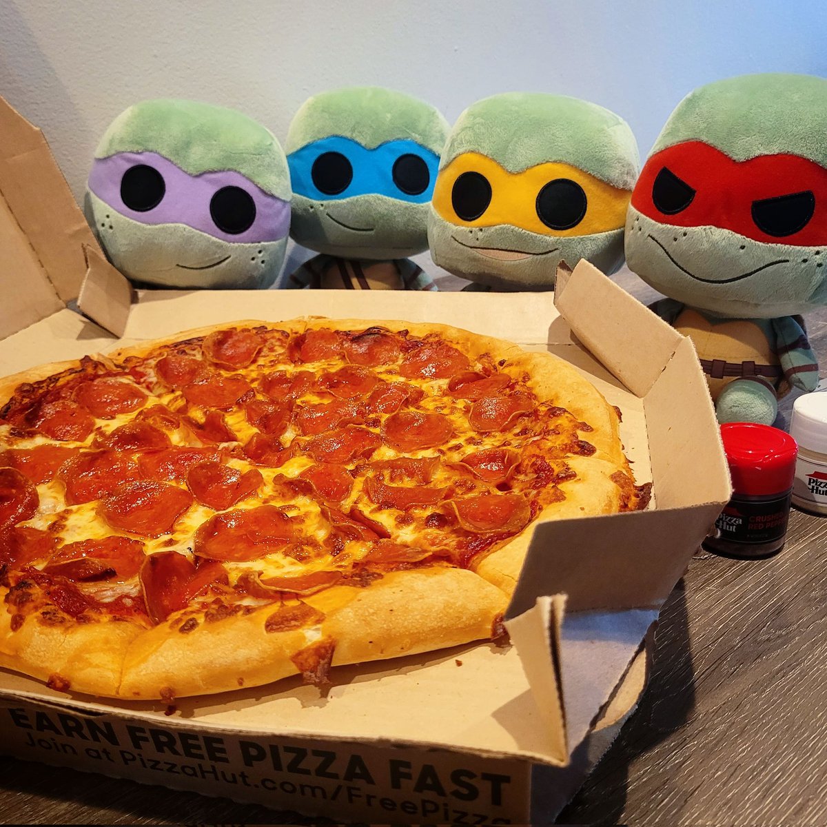 CaliCollectible's tweet image. Happy Pi Day everyone! 🍕🐢 #PiDay #TMNT #funkoplush