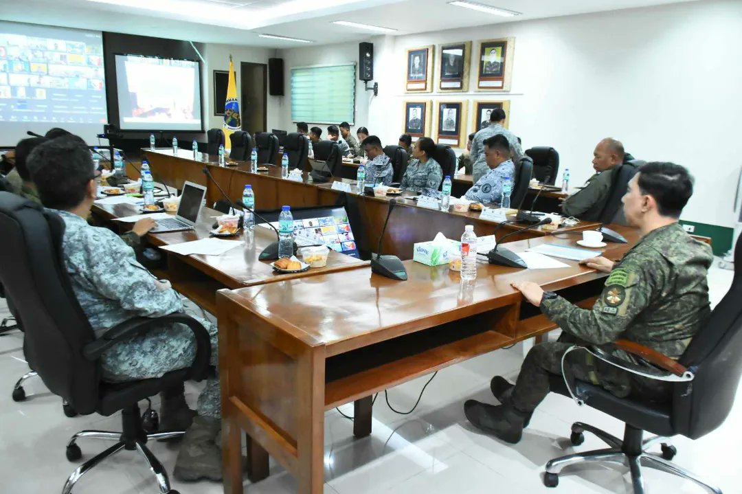 AfpVisayas's tweet photo. TROOPS SUSTAIN THEIR ONSLAUGHT AGAINST THE CPP-NPA 
In the recently concluded VJPSCC Meeting, it was disclosed that the government troops sustain their onslaught against the CPP-NPA in the Visayas region. 
https://t.co/IeyxRwuKCp https://t.co/Uah6PIe7gY