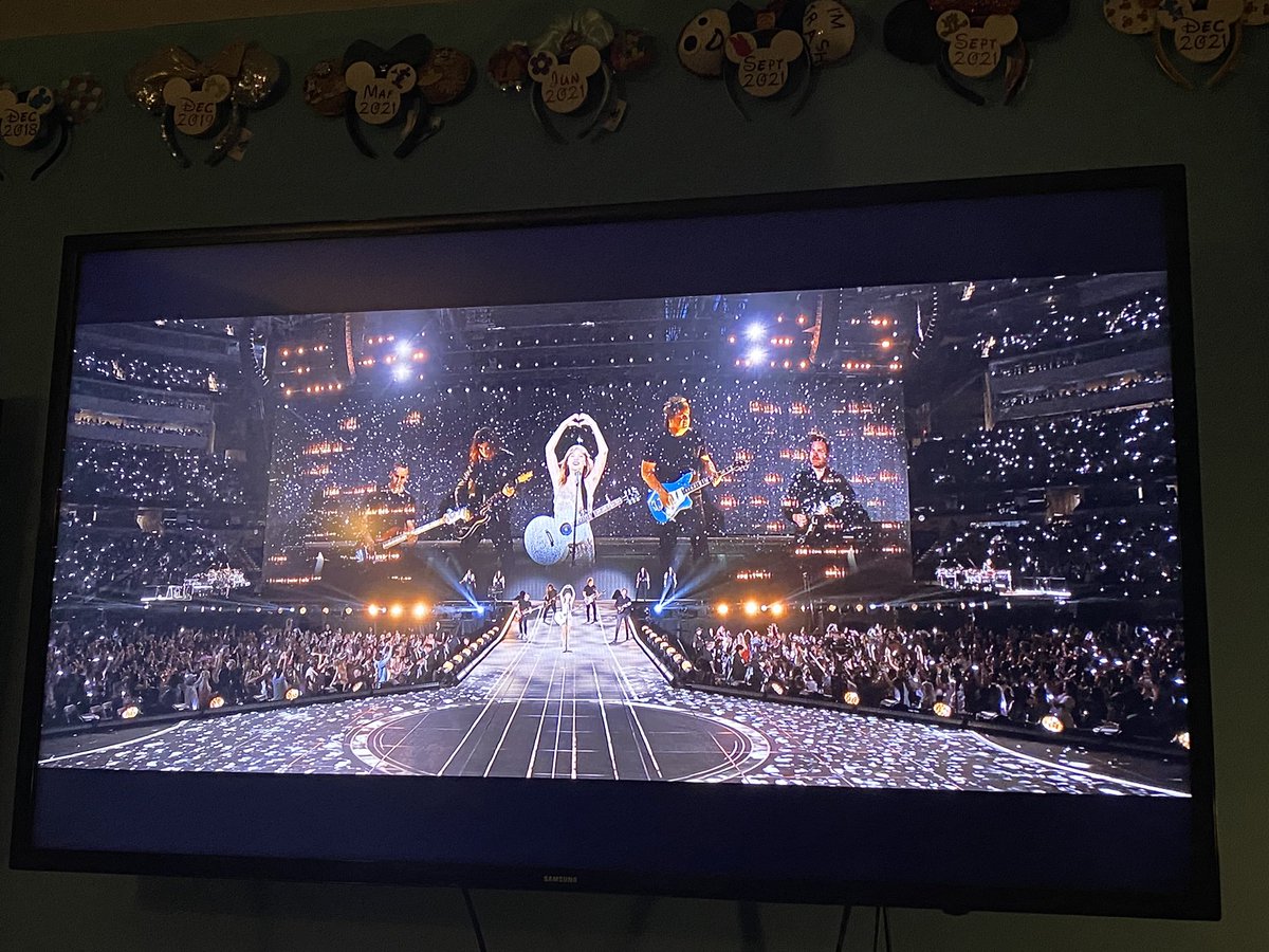 jmooon91's tweet photo. And I don’t know how it gets better than this ✨@taylornation13 @taylorswift13 @DisneyPlus #ErasTour https://t.co/OcpAZMLjbL