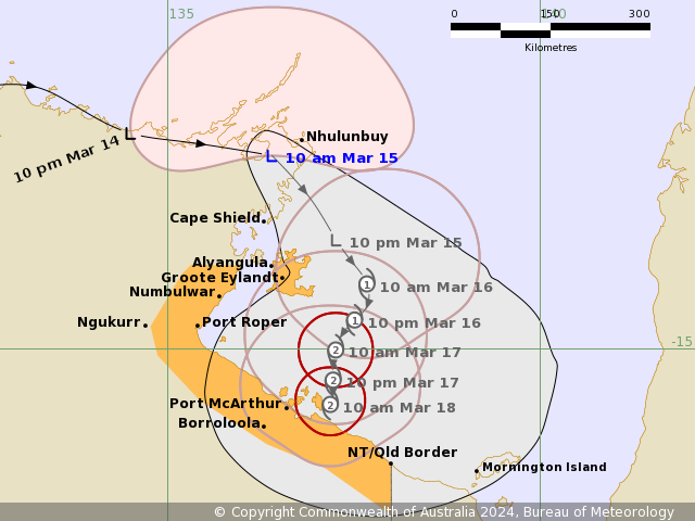 BOM_Qld's tweet photo. A tropical low moving into the Gulf of Carpentaria may become a tropical cyclone tomorrow, before moving southwards, possibly making landfall in the southern Gulf around Monday. #TCWatch from Alyangula to QLD border, but may extend into QLD later. See: https://t.co/907llUyAve https://t.co/lo1dwoPV5G