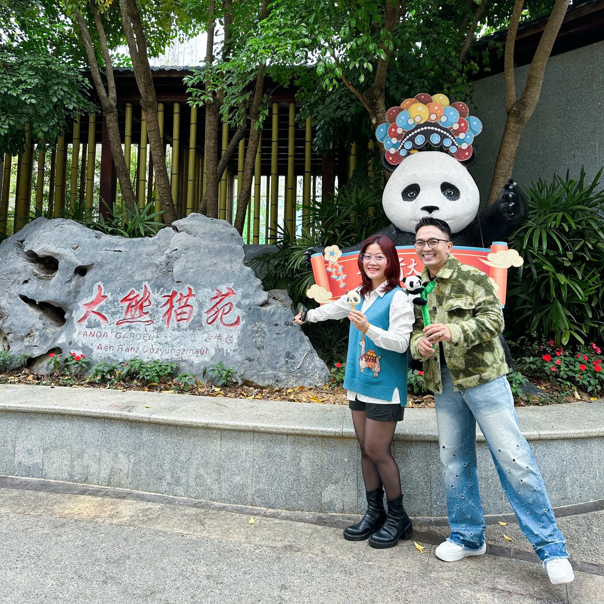 huynd37's tweet photo. Nam Ninh mùng 8 Tết https://t.co/aydKjShhXC