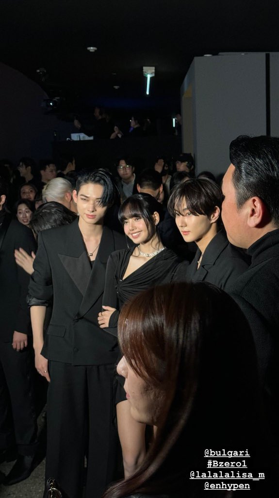 TeamLisaPH's tweet photo. LISA with JUNGWON and NI-KI of ENHYPEN

LISA AT BULGARI KOREA
#LISAxBulgariStudio https://t.co/nz6CYmcUv1