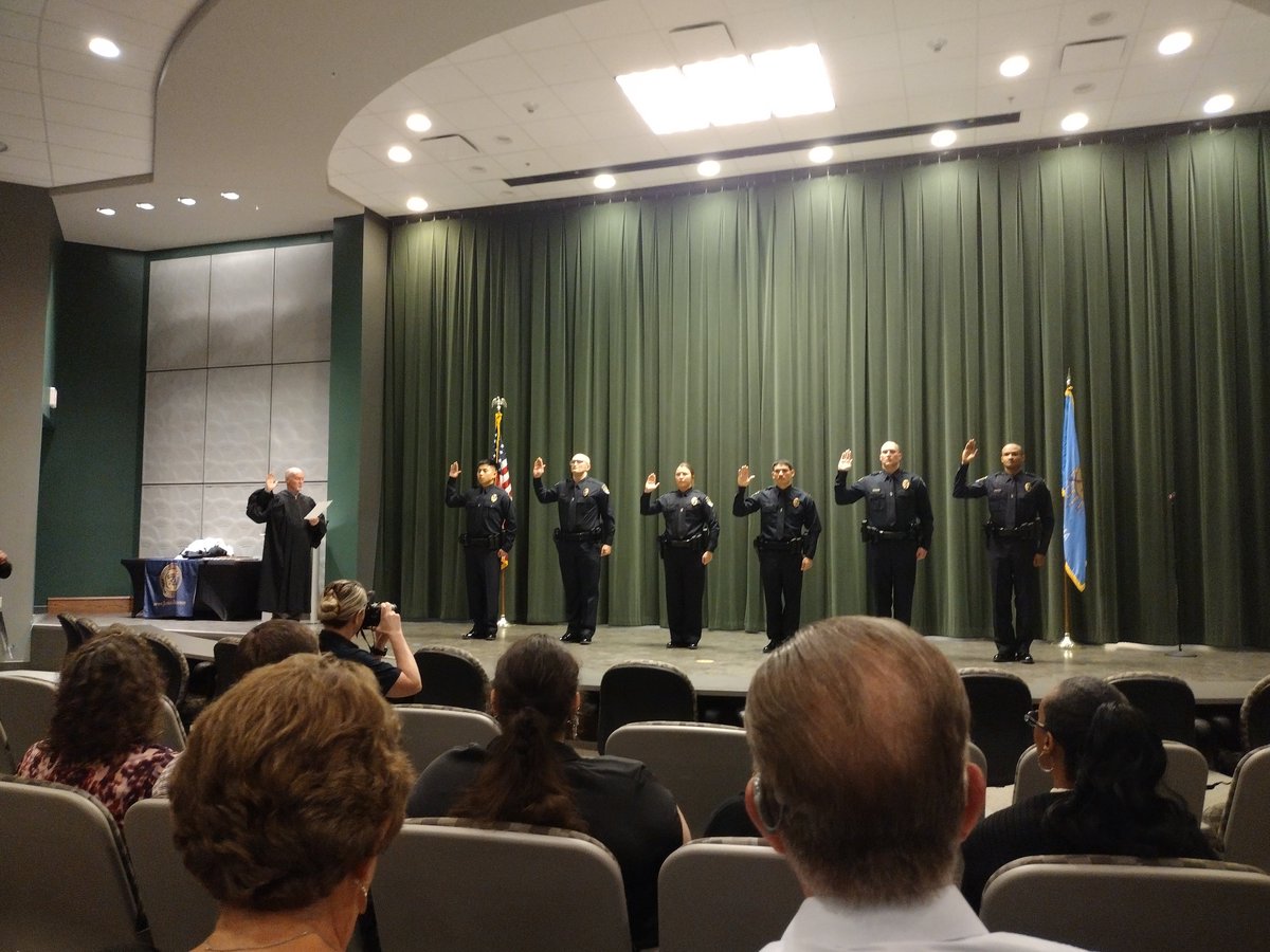 mc_prof's tweet photo. Soon, he will be our first graduate in Public Safety for @osutulsa's College of Professional Studies. Today, his family pinned his badge at the @BA_Police Academy graduation. Congratulations 🎉 https://t.co/Mxqt01lVVe
