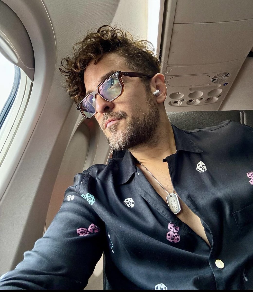 — CUANDO DIGO QUE ME GUSTAN LOS HOMBRES ME REFIERO A TOMMY TORRES 🖤🖤