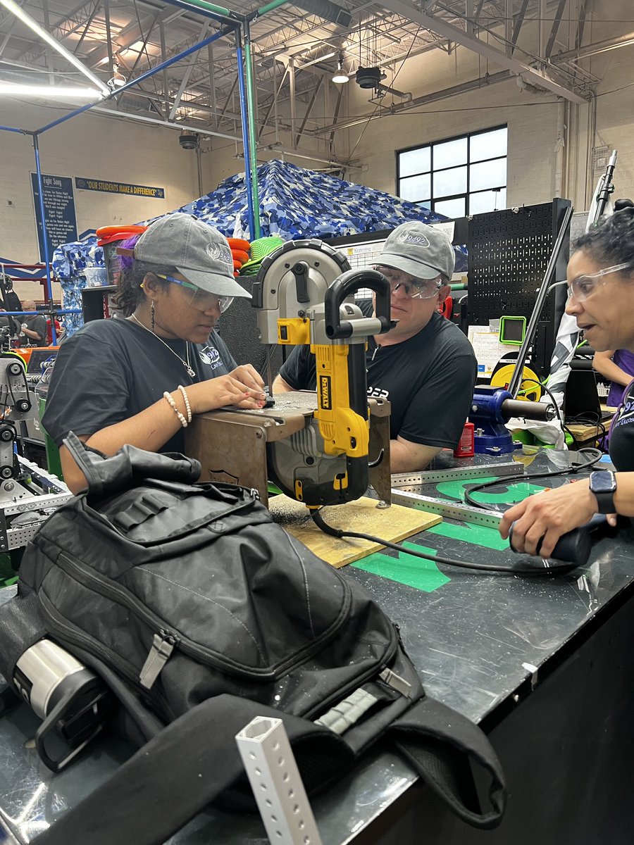 PriyaRajagopa's tweet photo. FRC - Prep works, Pit set up and Practice #ProsperISD #prosperengteam #WalnutGroveHS #RockHillHS #ProsperHS #FIRSTinTexas #Crescendo #FRC2024 https://t.co/mK655HXOba