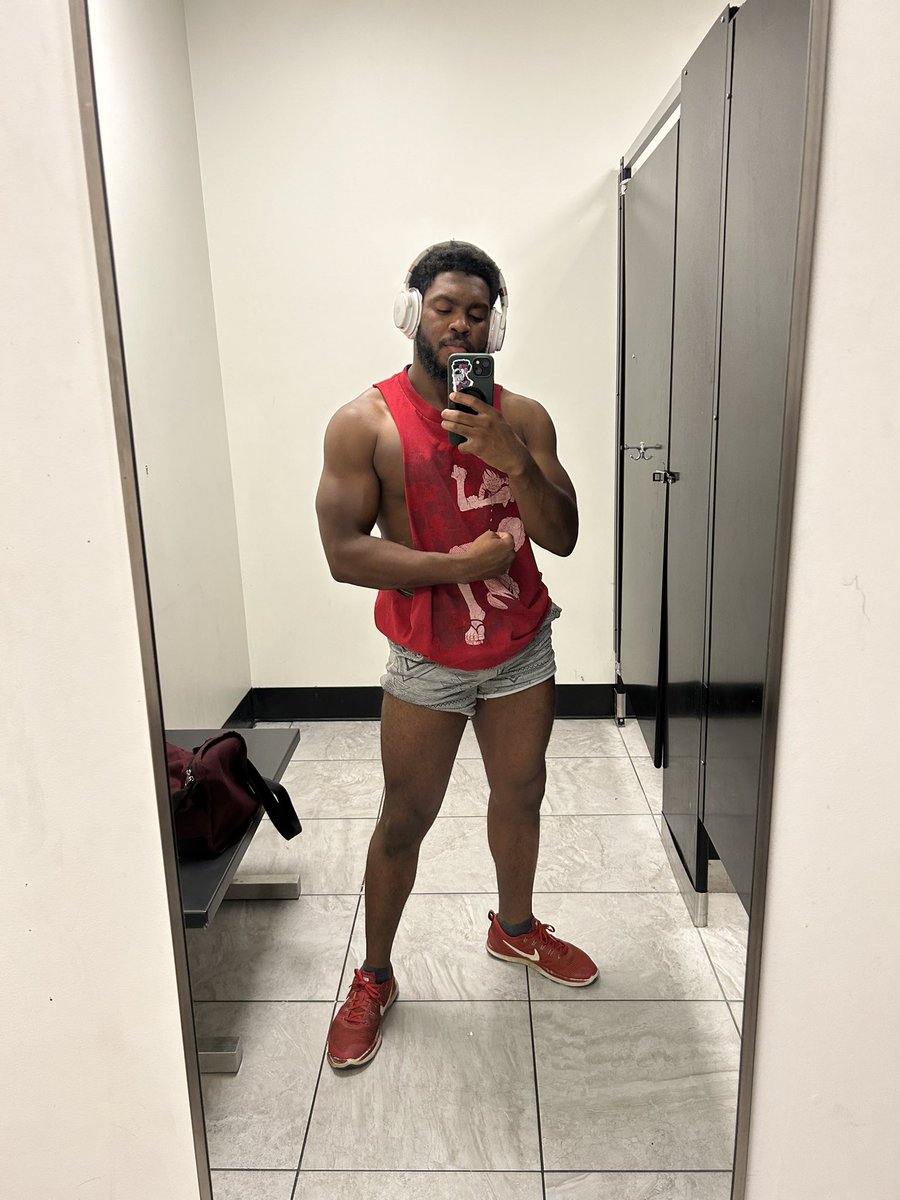 KiddMonk's tweet image. A whopping 5’8”