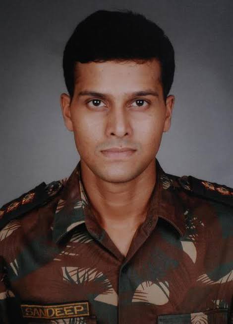 'Don't come up, I will handle them...'

The last words of:-

Major Sandeep Unnikrishnan
Ashok Chakra
(Bravest of the Brave)
15 Mar 1977 – 28 Nov 2008
51 SAG, NSG
(7 BIHAR)

#MumbaiTerrorAttack
#LestWeForget

Salute
🙏🏾🌸