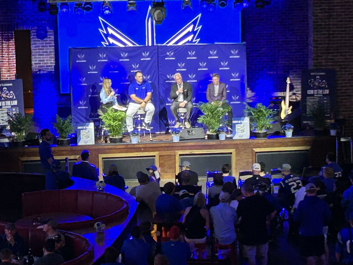 djsov's tweet photo. Great time @STLBPV for the @XFLBattlehawks town hall tonight. Thanks @XFL2023. Can’t wait to get the season started. #FeeneyFans #KaKaw #ClearToEngage https://t.co/nll4yZ4Ci9